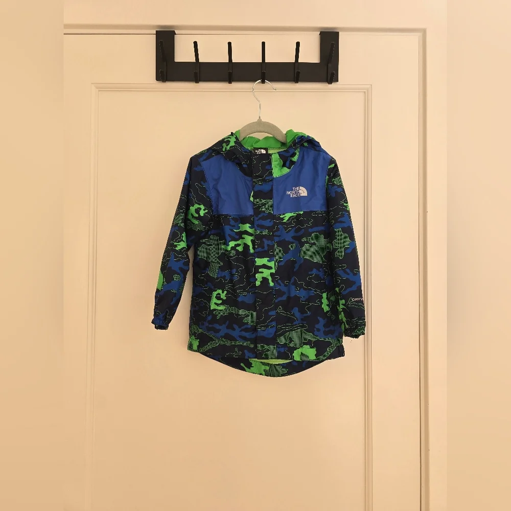 The North Face Tailout Rain Jacket Blue & Green Camo Hooded Kids 3T EUC
